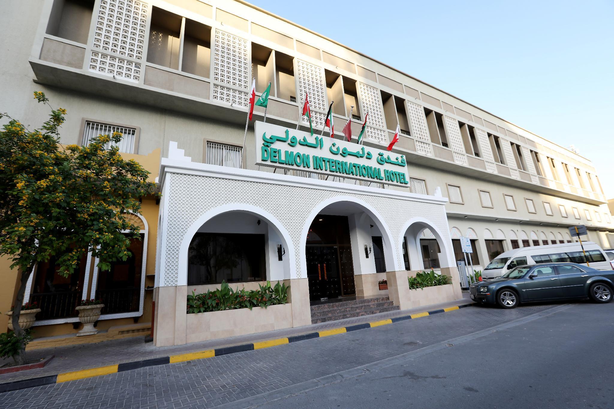 Delmon International Hotel Manama Exteriör bild