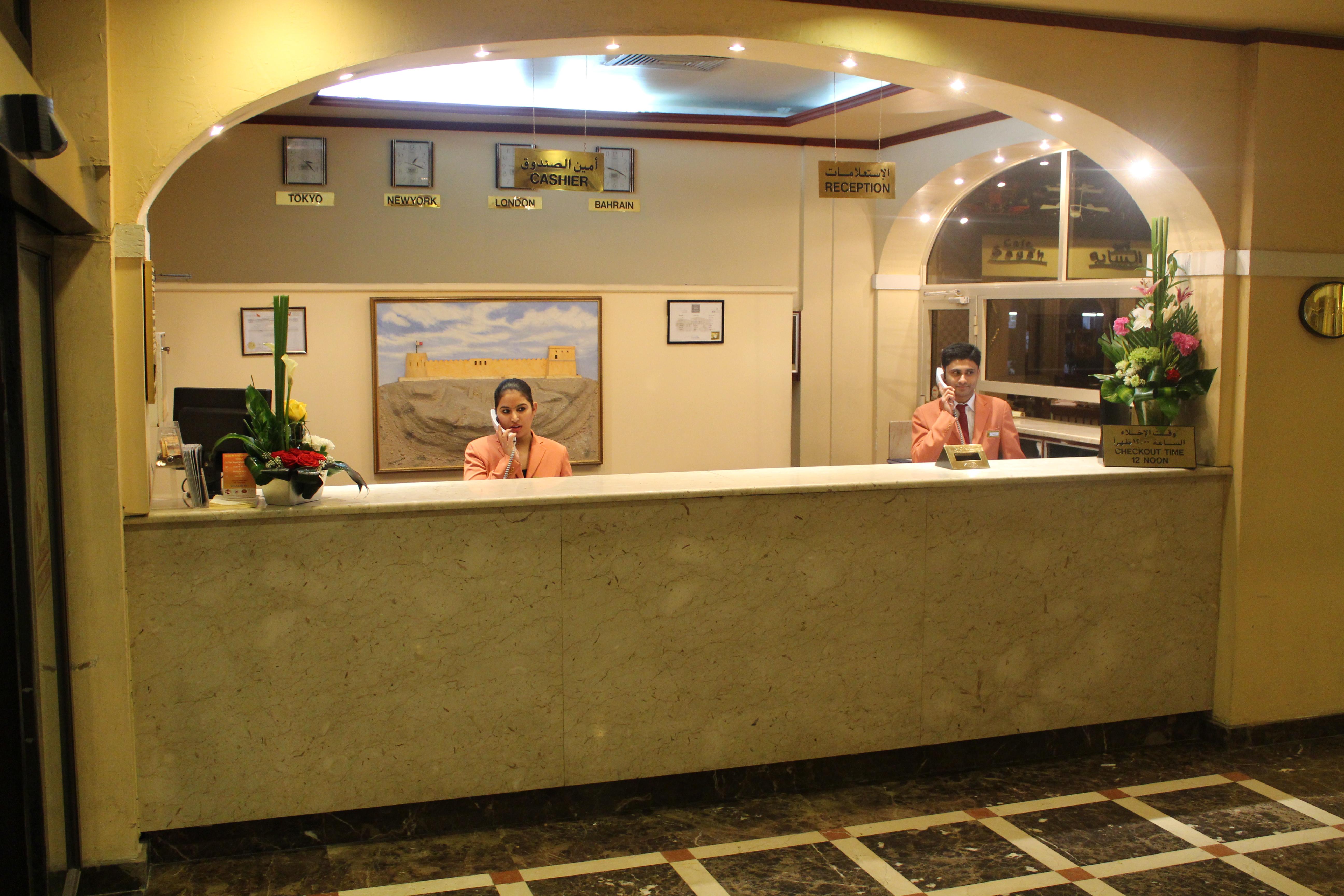 Delmon International Hotel Manama Exteriör bild