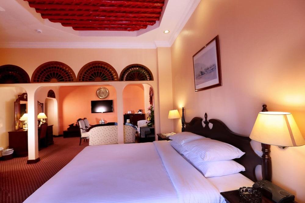 Delmon International Hotel Manama Exteriör bild
