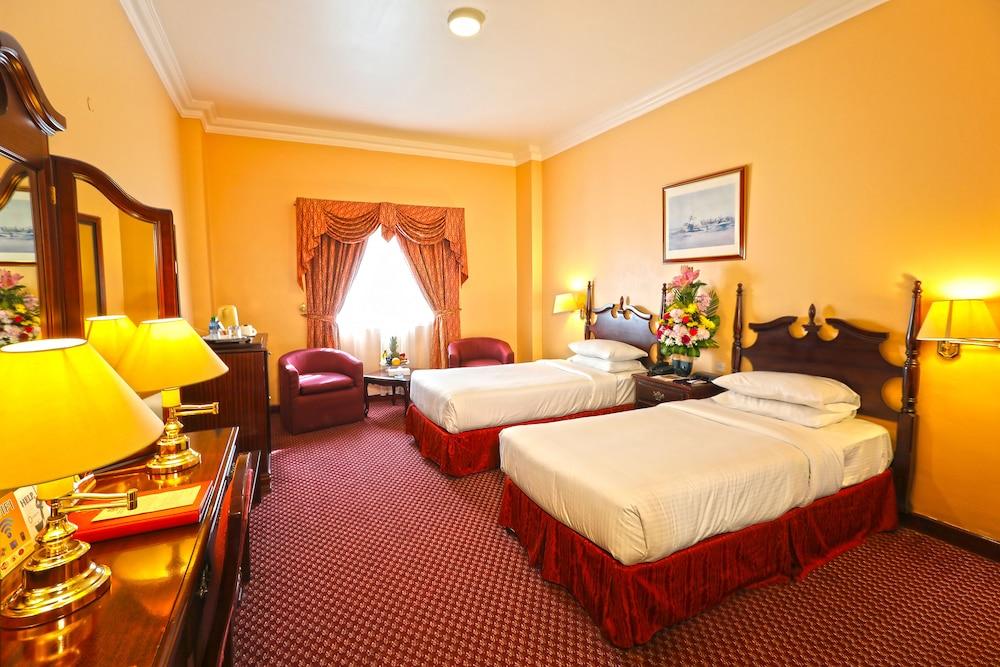 Delmon International Hotel Manama Exteriör bild