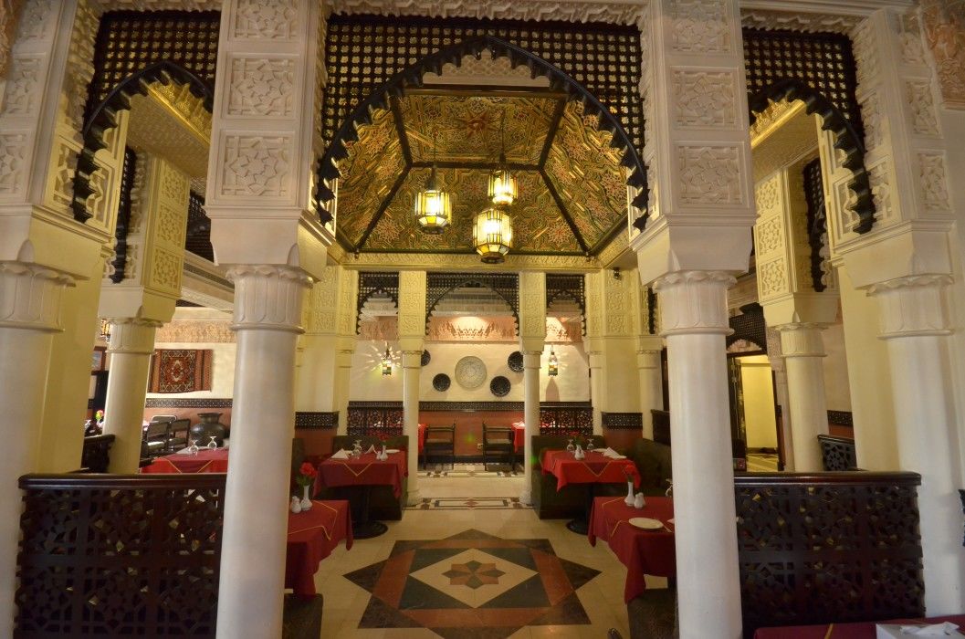 Delmon International Hotel Manama Exteriör bild