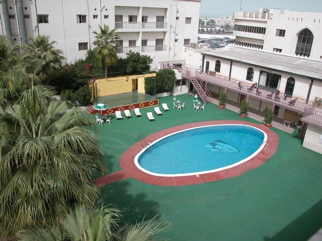 Delmon International Hotel Manama Exteriör bild