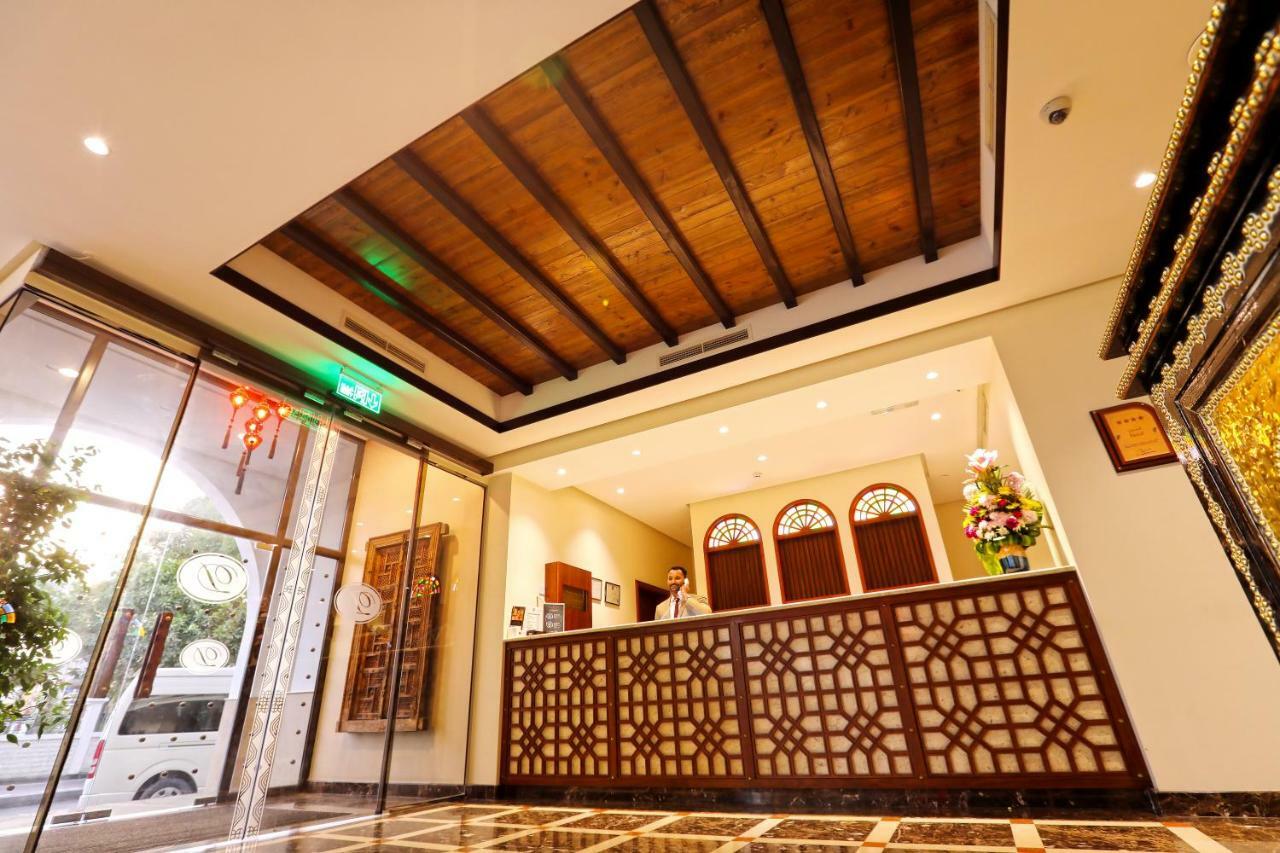 Delmon International Hotel Manama Exteriör bild